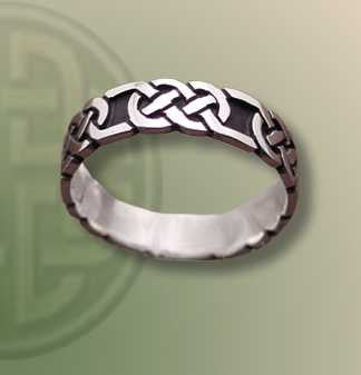 Border Pattern Ring